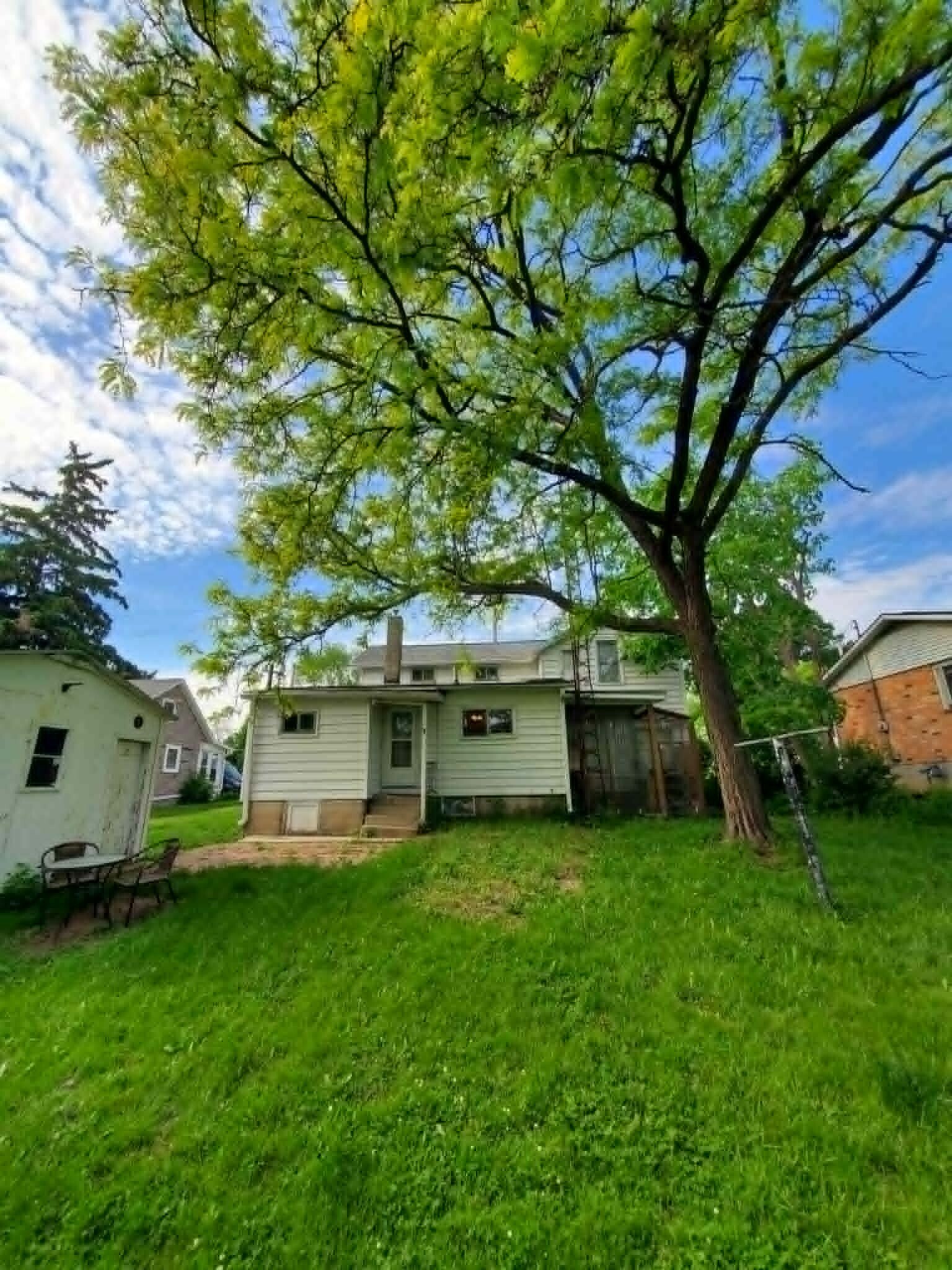 Building Photo - 208 W Candise St