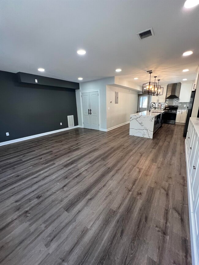 Building Photo - 8110 5th St