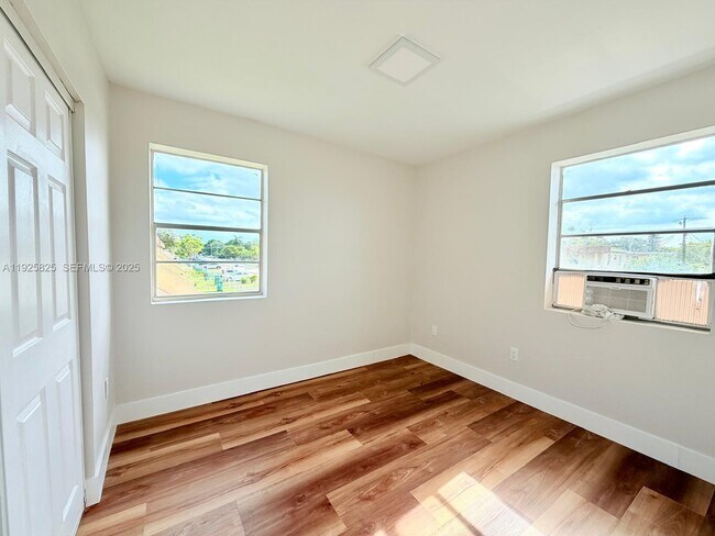 Building Photo - 4801 NW 33rd Ave