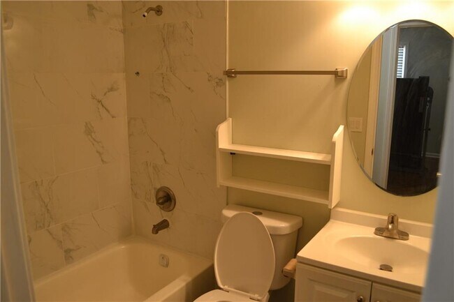 Building Photo - 555 Lee Byrd Rd