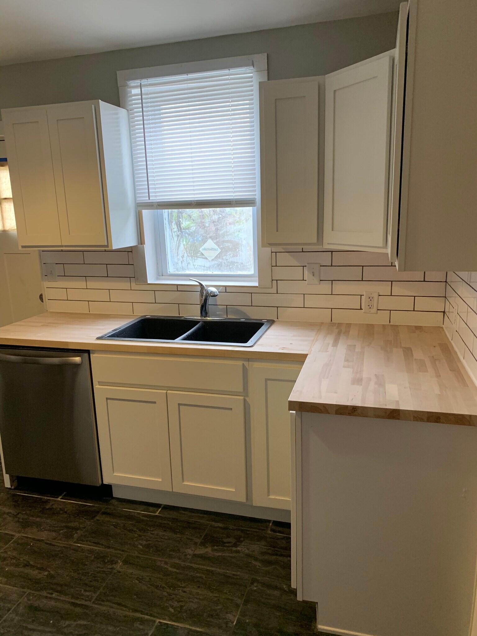 Building Photo - 1157 E Whittier St