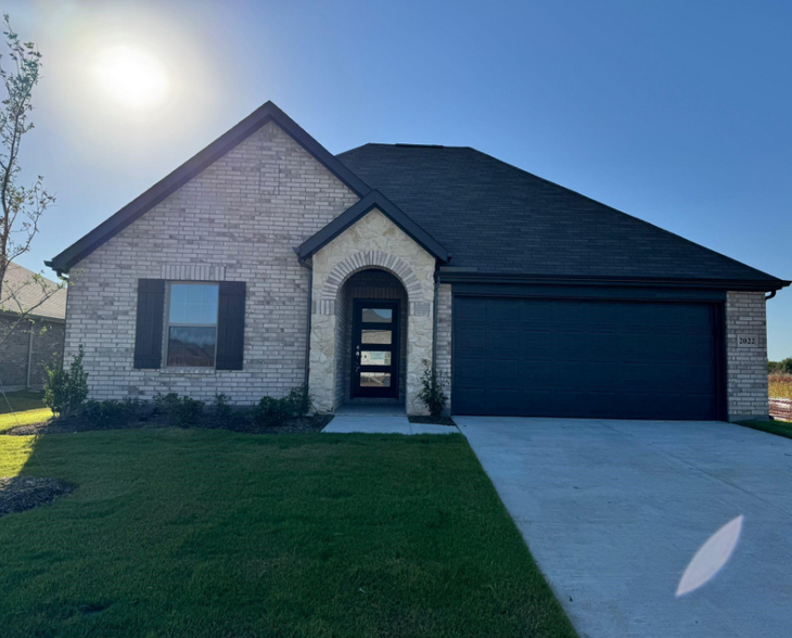 Building Photo - 3300 Kingdom Dr