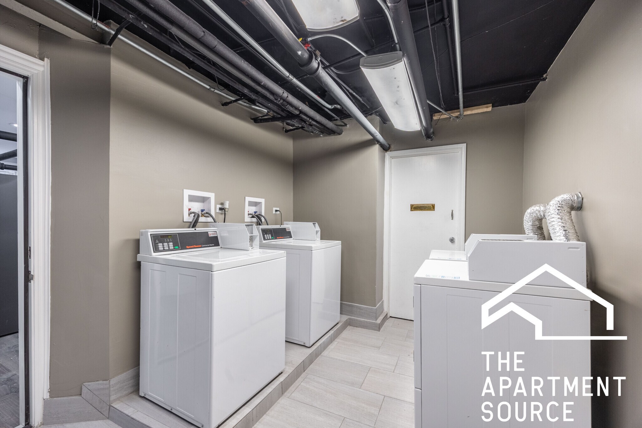 Building Photo - 1224 W Rosemont Ave