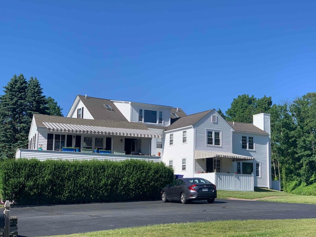 Building Photo - 20 Statue Way