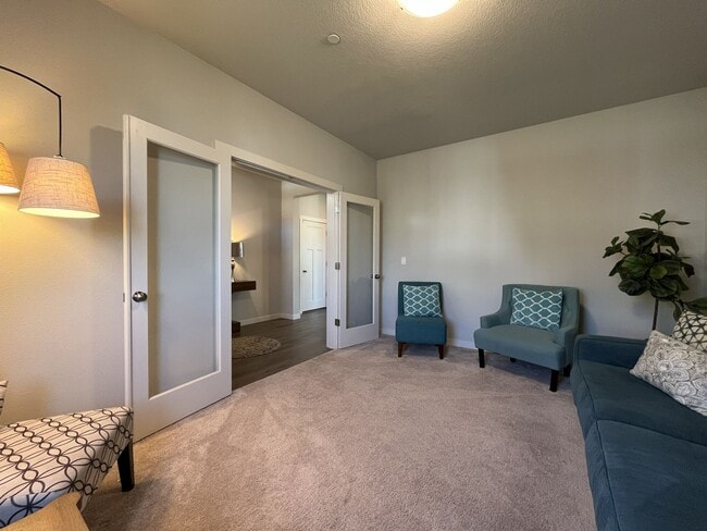 Building Photo - Spacious 5BR Home Near Mountainside High School with Loft, Balcony & Large Kitchen