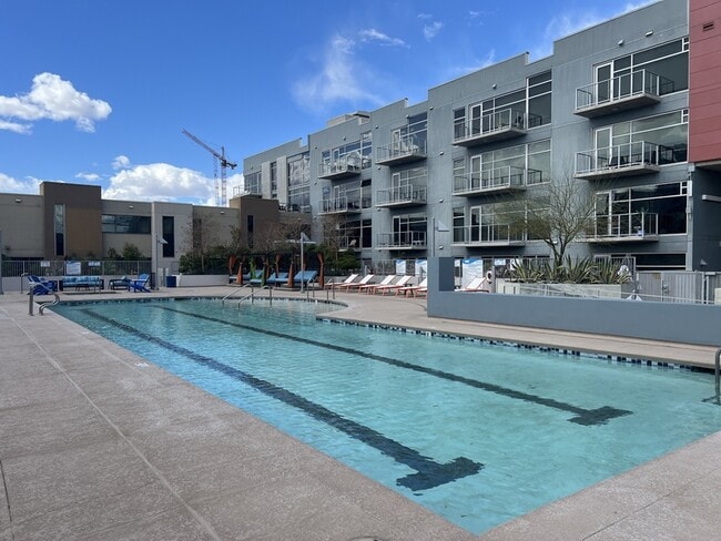 Building Photo - 353 E Bonneville Ave