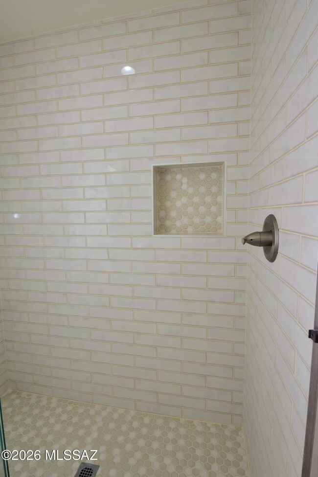 Building Photo - 5116 E Pima St