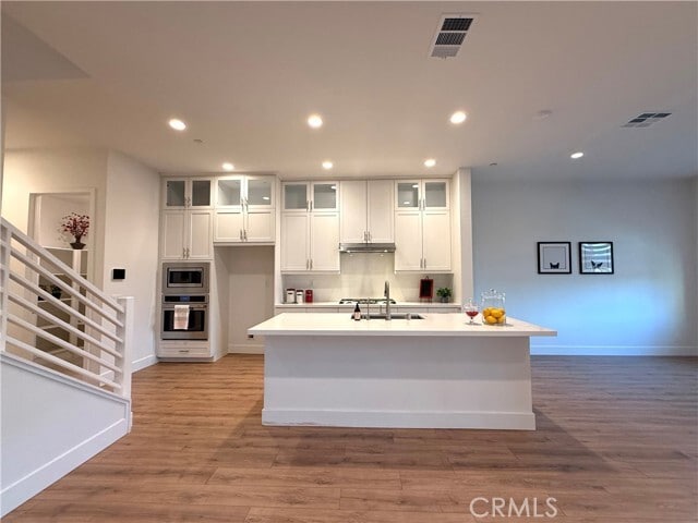 Building Photo - 273 Novel