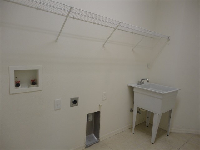 Building Photo - 1128 Napolean Way