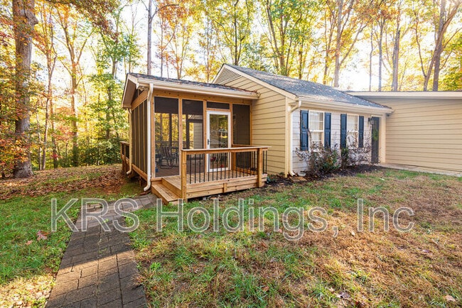 Building Photo - 2428 Rachel Dr
