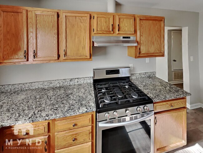 Building Photo - 3700 Braden Dr