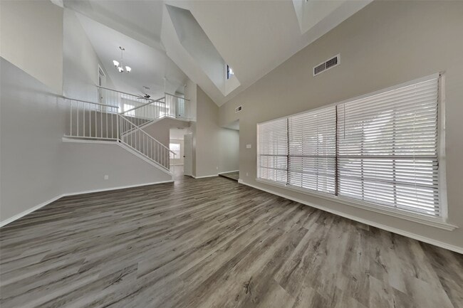 Building Photo - 17030 Highworth Dr