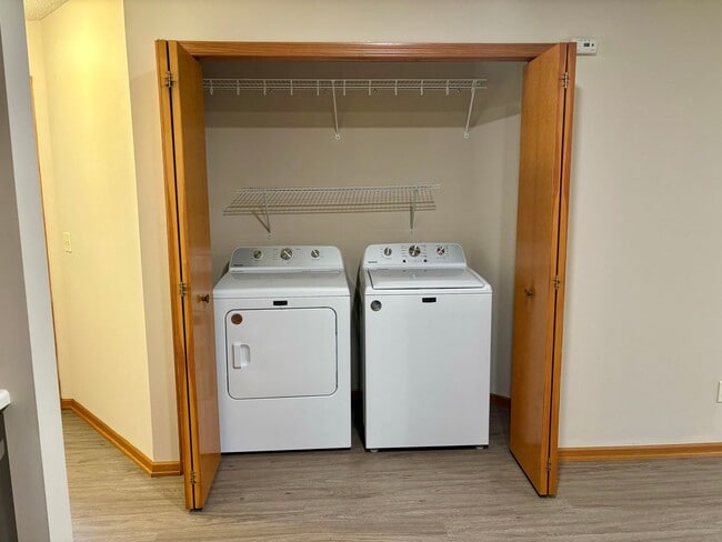 Building Photo - One Level Living ~ Wonderful Townhome