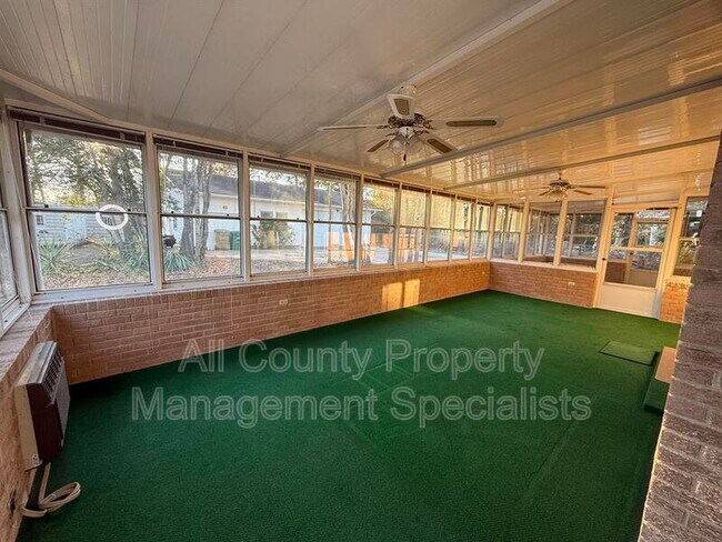 Building Photo - 108 Oak Ln