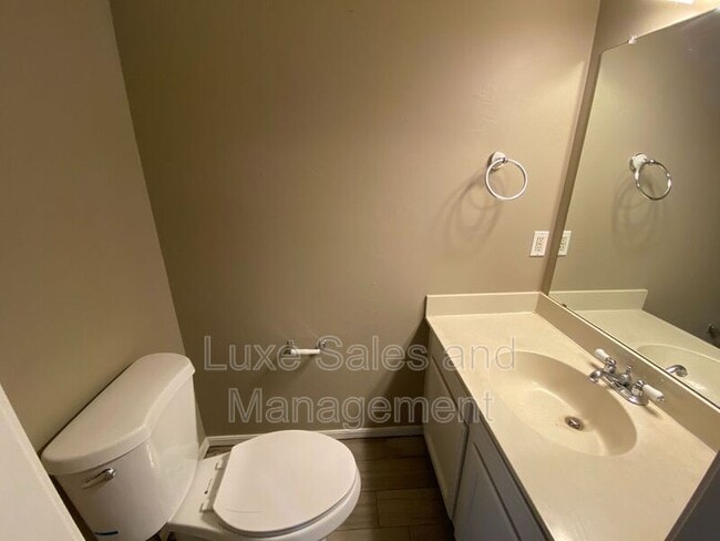 Building Photo - 3200 W Britton Rd