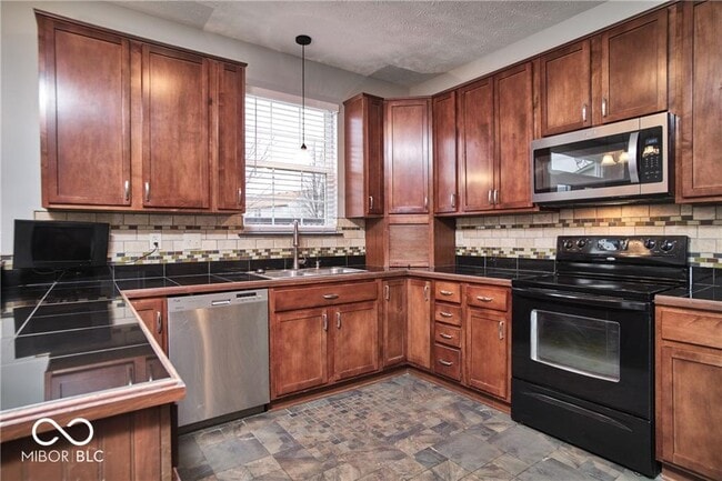 Building Photo - 11080 McDowell Dr