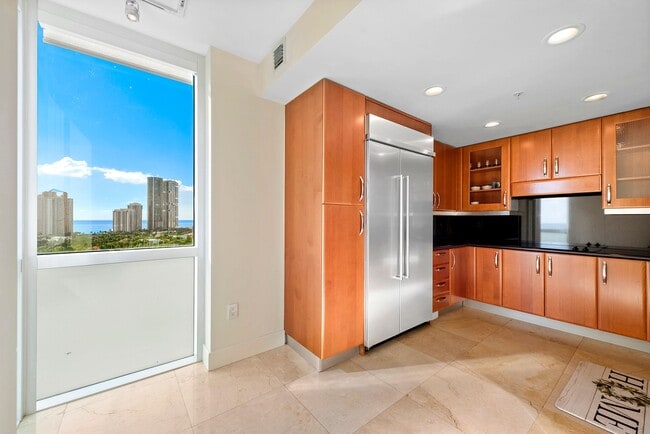 Building Photo - 19400 Turnberry Way