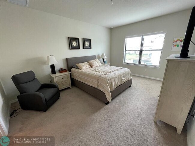 Building Photo - 2127 Appleton Cir S