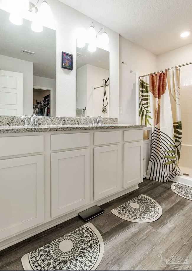 Building Photo - 9768 MilleeLoop