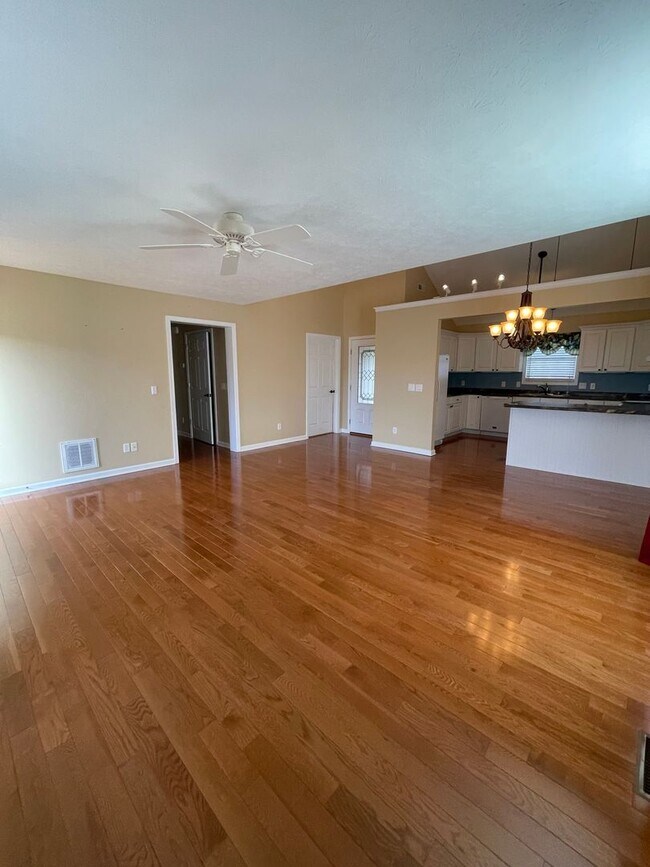 Building Photo - Duplex in Turner Ashby School District