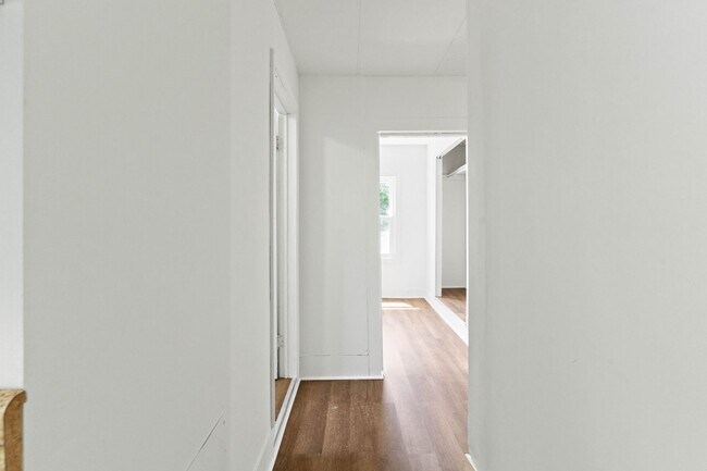 Building Photo - Apartment In Blackstone