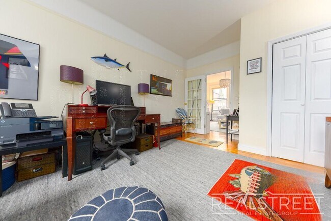 Building Photo - 2 Bed In Prime Brooklyn Heights