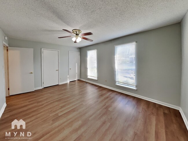 Building Photo - 5214 Amberwood Cir