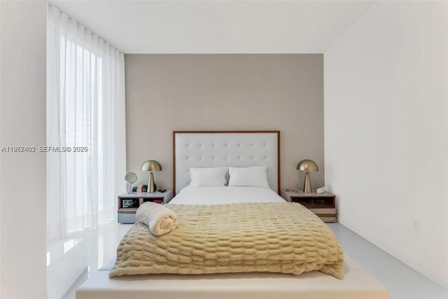 Building Photo - 300 Biscayne Blvd Way