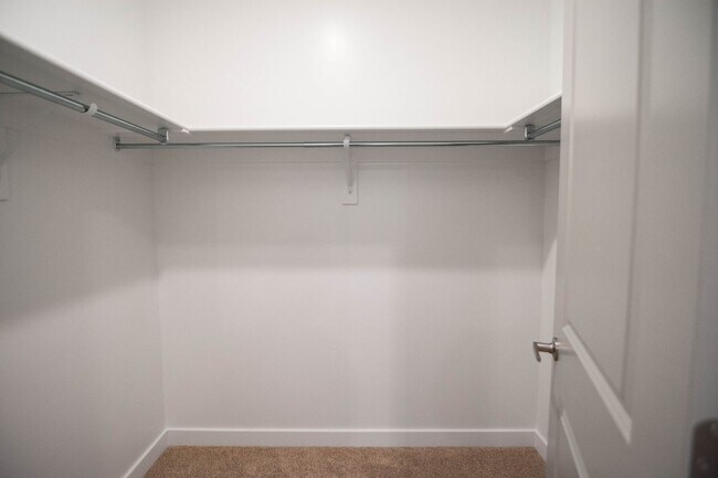 Building Photo - Gorgeous 3-Bed Grant Model in Vista View, ...