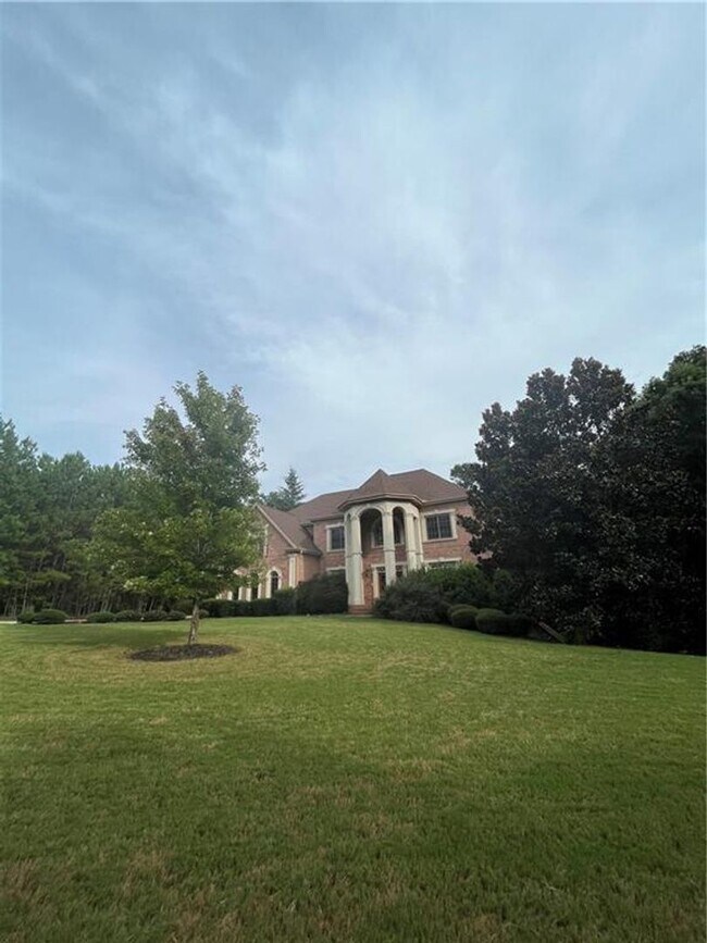Building Photo - Luxury Douglasville Rental- Coming Soon