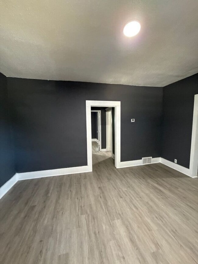 Building Photo - 3164 Yale Ave