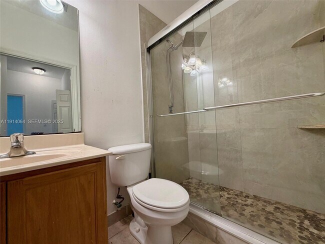 Building Photo - 9133 Pershore Pl