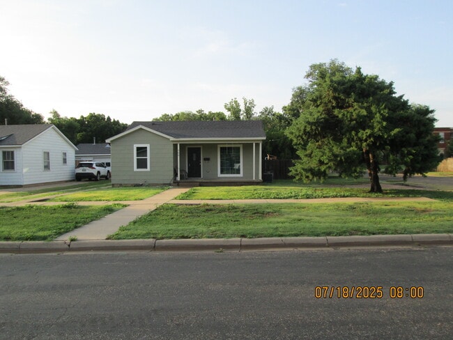 Building Photo - 700 Sunset Ter