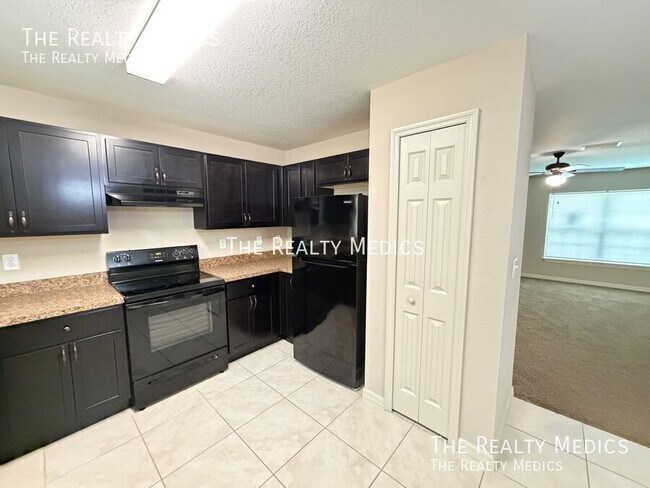 Building Photo - 4864 SE 137th Pl