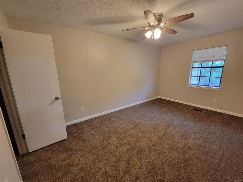 Building Photo - 3439 Malabar Rd