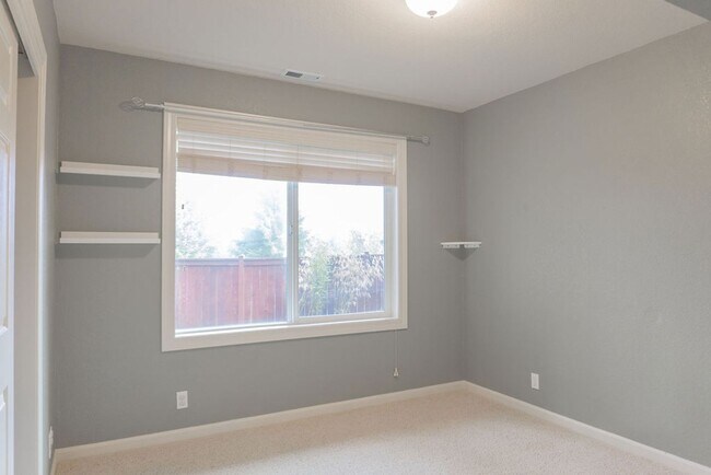 Building Photo - 3345 Bentley Ave