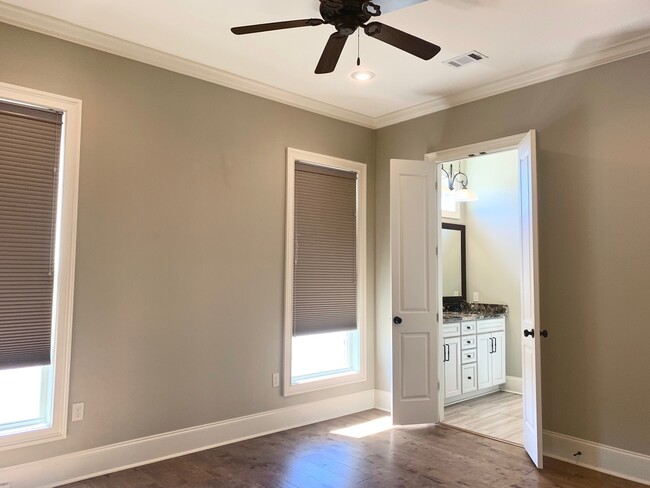 Building Photo - 2807 Village Meadow Cv