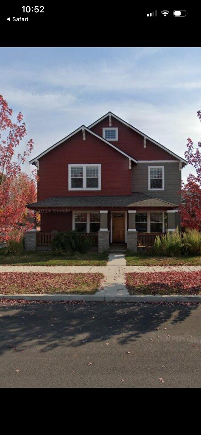 Building Photo - 2728 NE Black Oak Pl