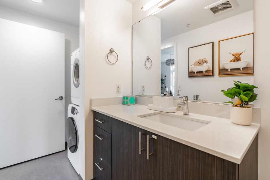 Building Photo - 2207 E Union St