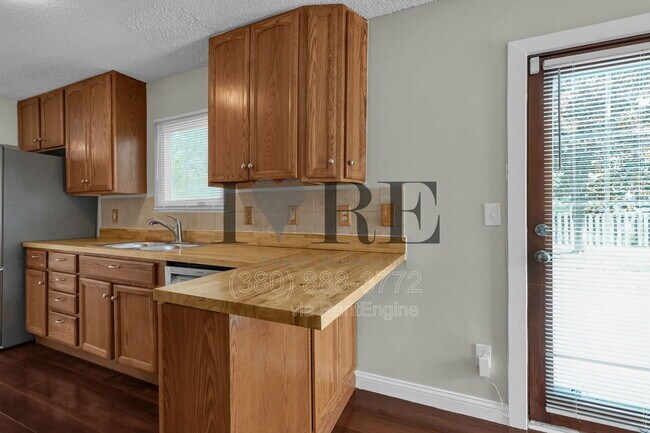 Building Photo - 5066 Ivywild Ave
