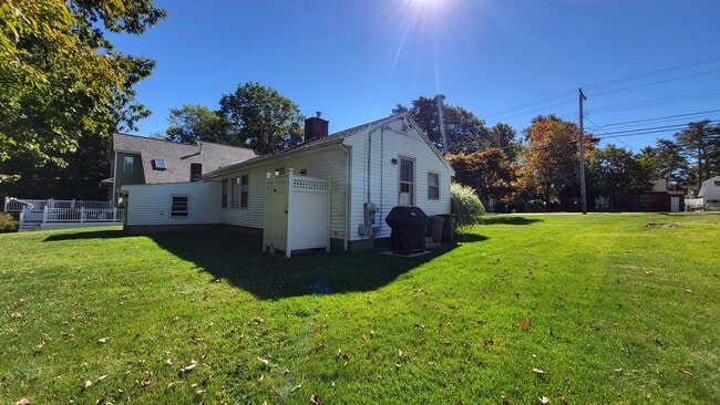 Building Photo - 92 Bourne Ave
