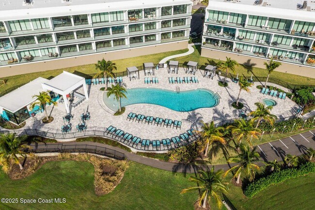 Building Photo - 225 Strand Dr