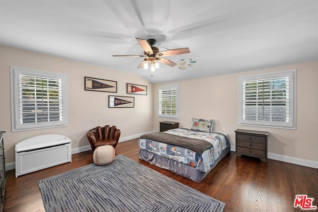 Building Photo - 15434 Sutton St