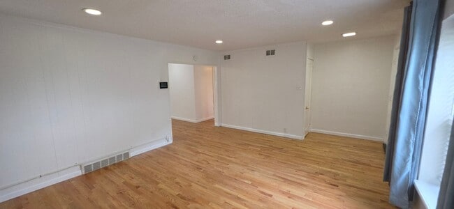 Building Photo - 1306 Mt Olive Ave