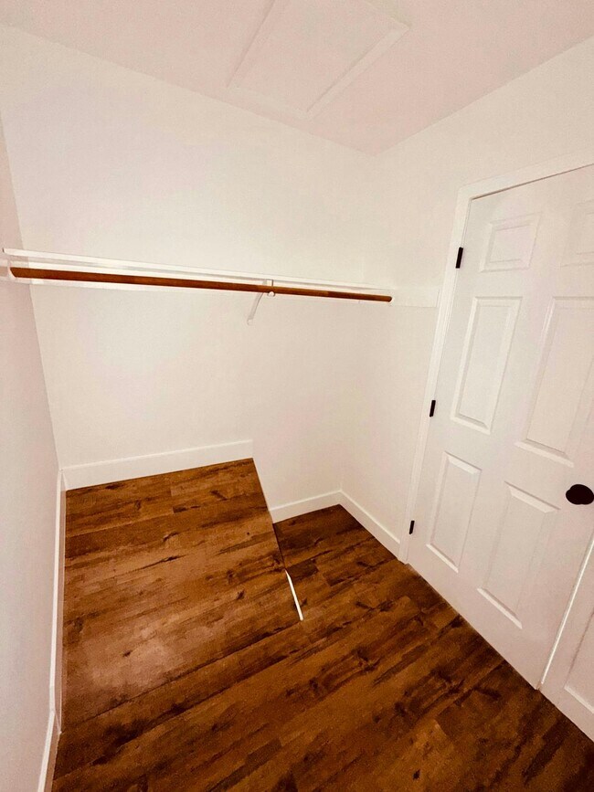 Building Photo - 5544 Keoncrest Cir