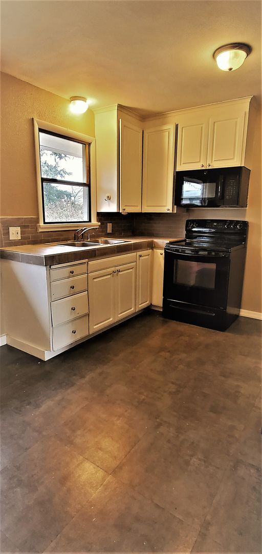 Building Photo - House For RENT:  Historic North Everett 2 ...