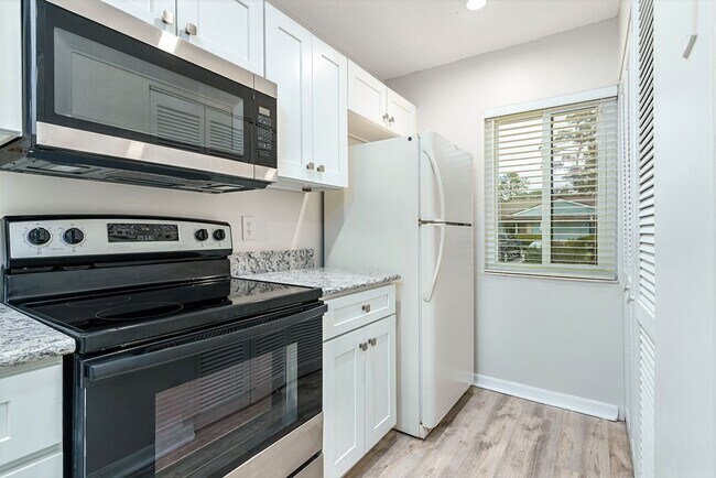 Building Photo - Update Condo in Ponde Vedra Beach