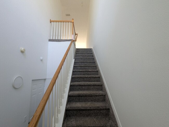 Building Photo - Now Available - Non Conforming 3 Bedroom, ...