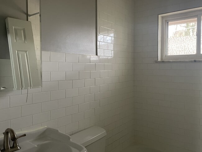 Building Photo - 3109 N Parham Rd