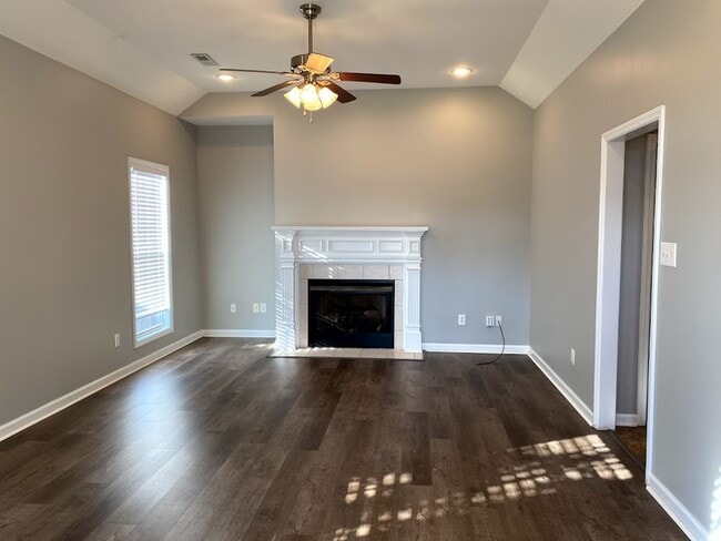 Building Photo - 3514 Choctaw Dr SE